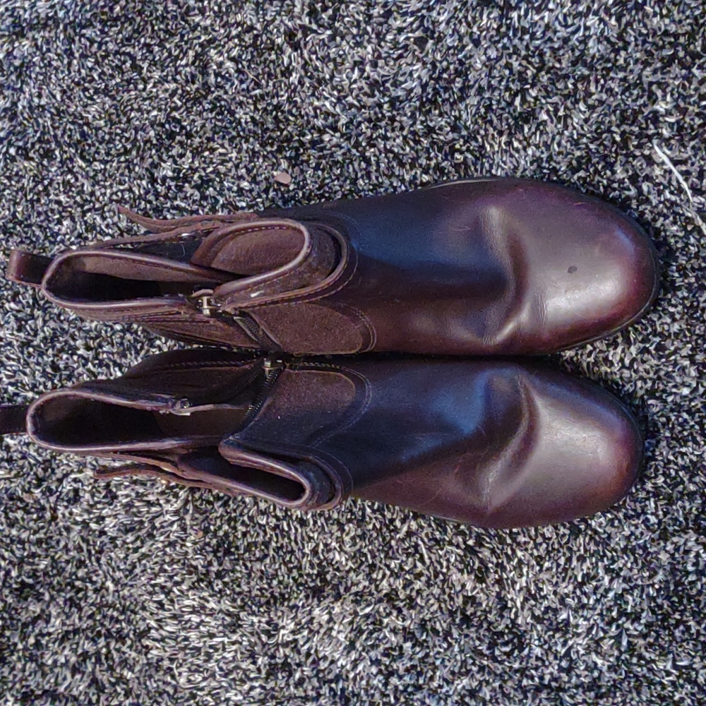 UGG boots - Picture 3 of 5